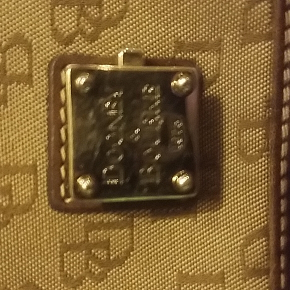 Dooney and Bourke monogram wristlet - Picture 4 of 4